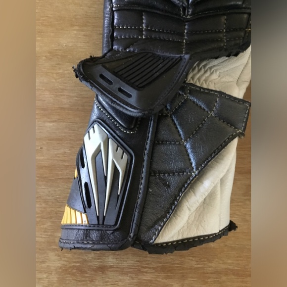 RS Taichi Motorcycle Racing Gauntlets - Picture 3 of 4